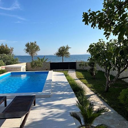 Holiday House Laura Vir Esterno foto
