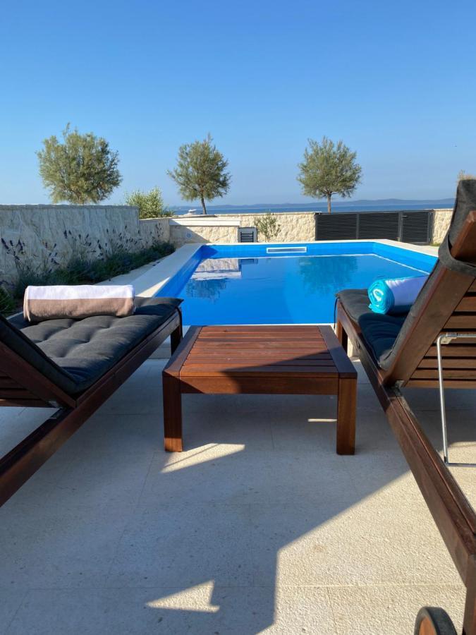 Holiday House Laura Vir Esterno foto