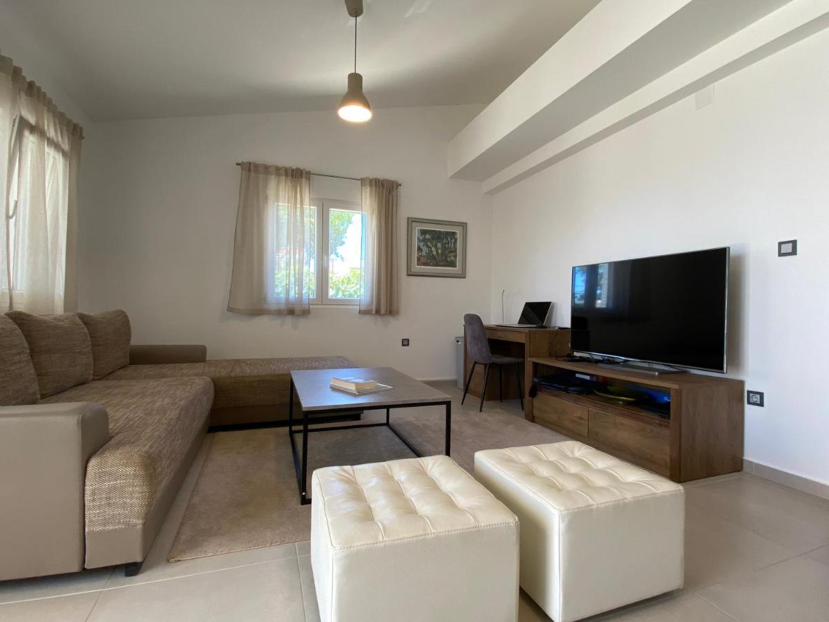 Holiday House Laura Vir Esterno foto