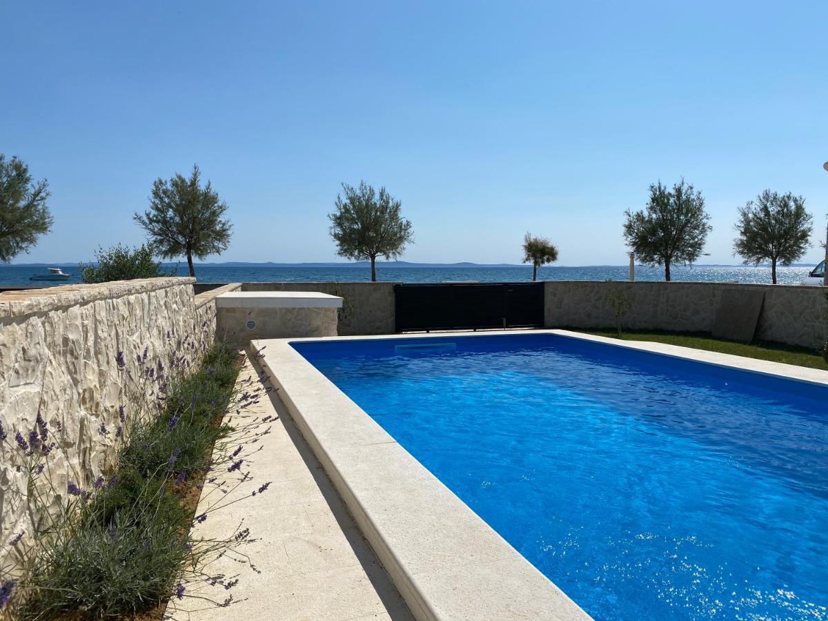 Holiday House Laura Vir Esterno foto