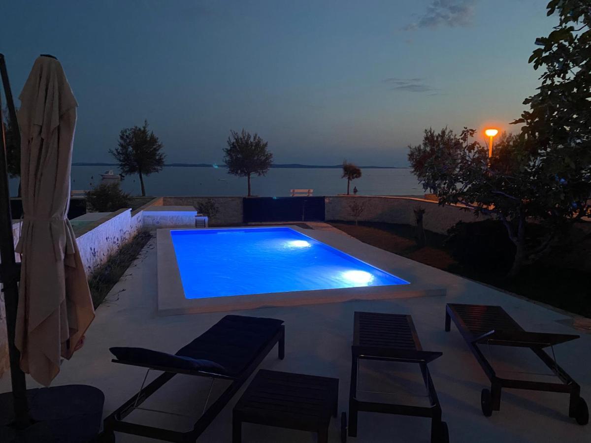 Holiday House Laura Vir Esterno foto