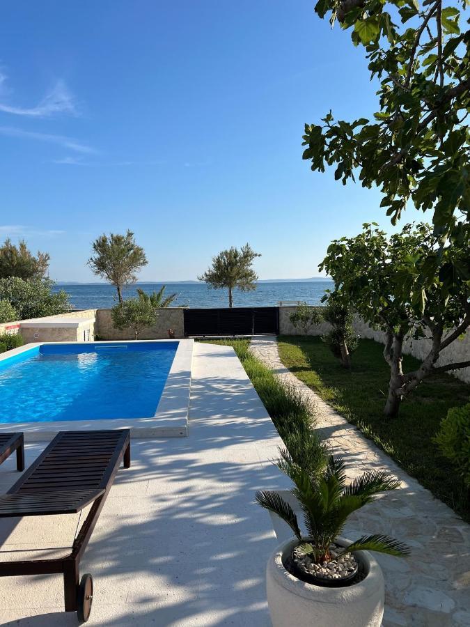 Holiday House Laura Vir Esterno foto